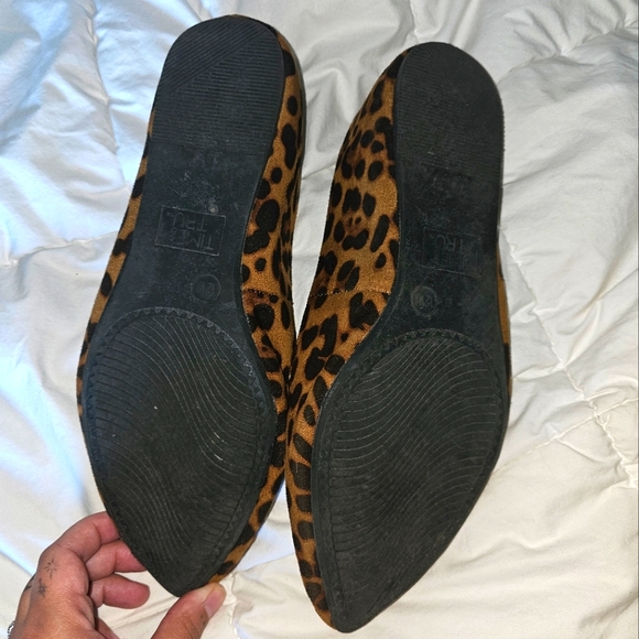 Leopard flats 12 Wide - Picture 4 of 4